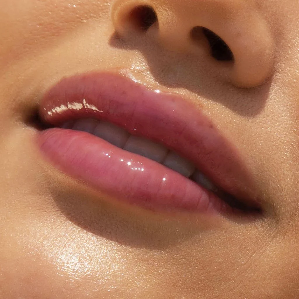ShineOn_Fear_Less_Closeup_Medium_Tone